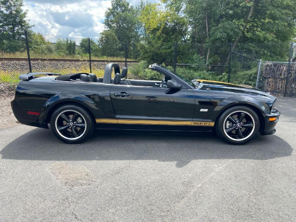 2007 Ford Mustang Image 26