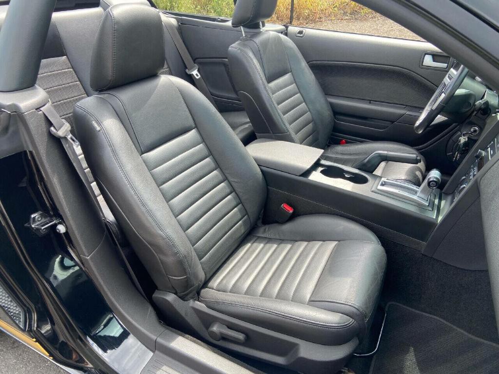 2007 Ford Mustang Image 29