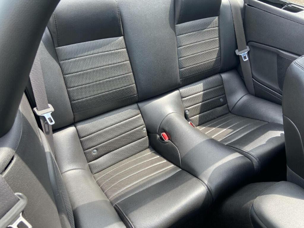 2007 Ford Mustang Image 33