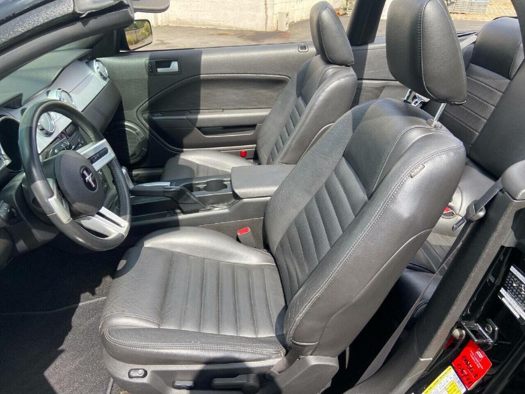 2007 Ford Mustang Image 37