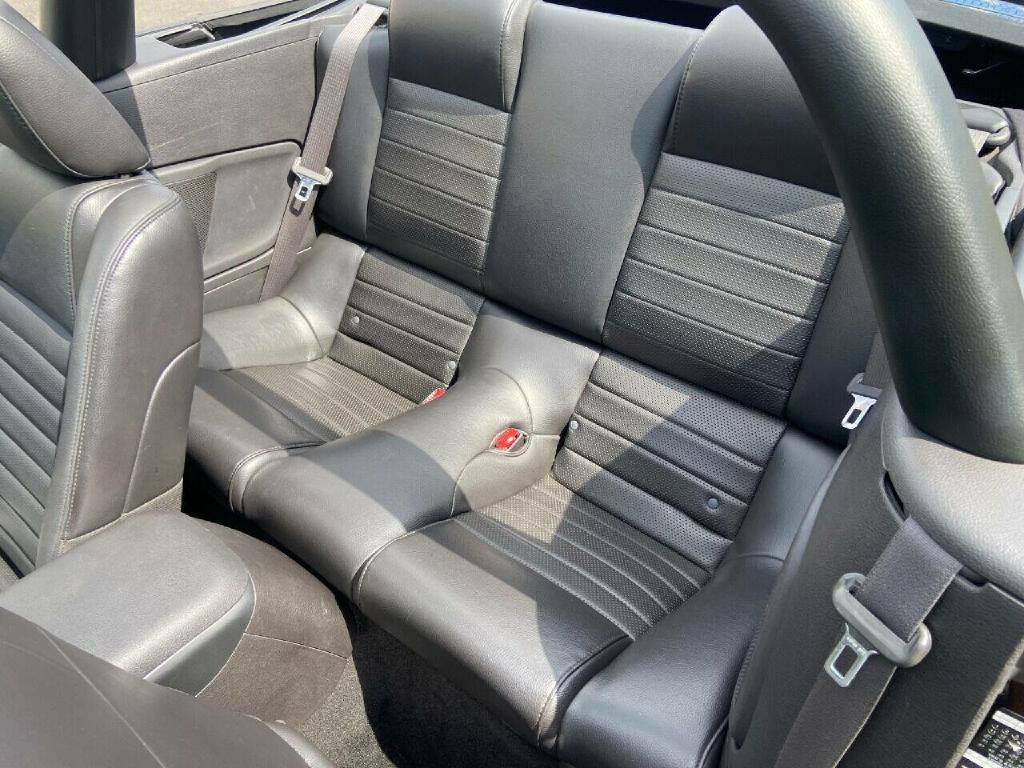 2007 Ford Mustang Image 38