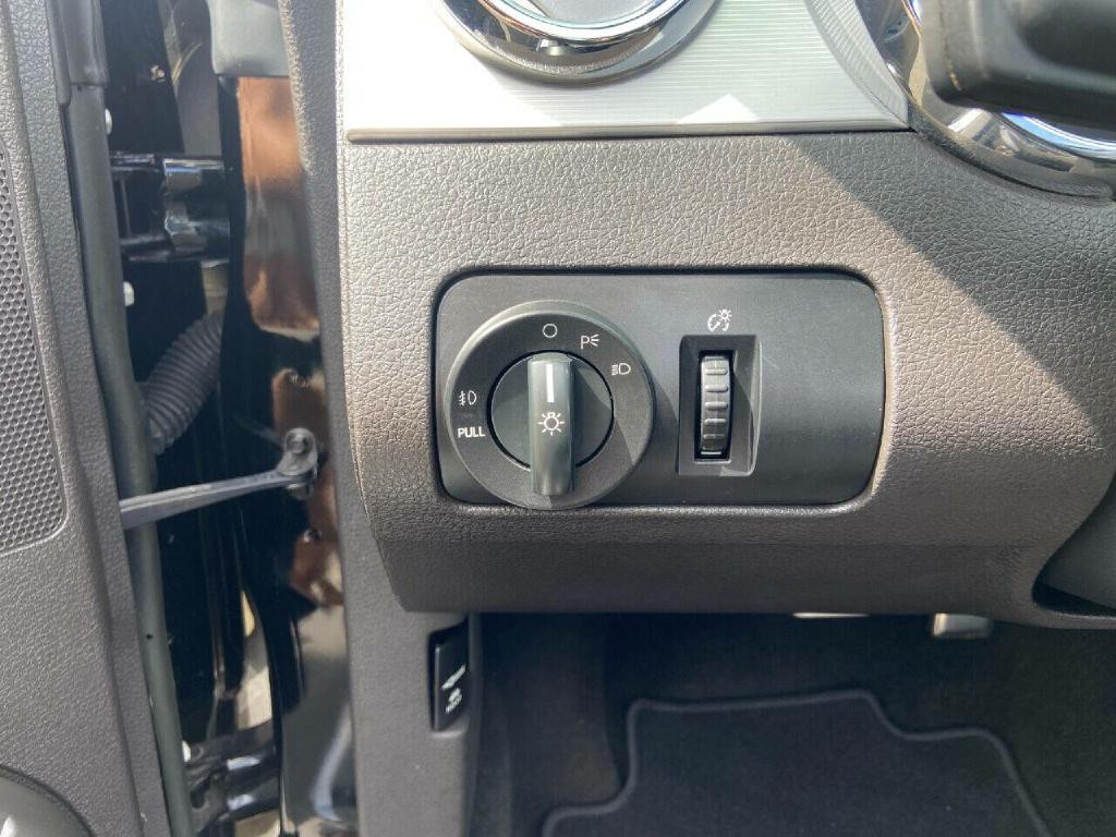 2007 Ford Mustang Image 40