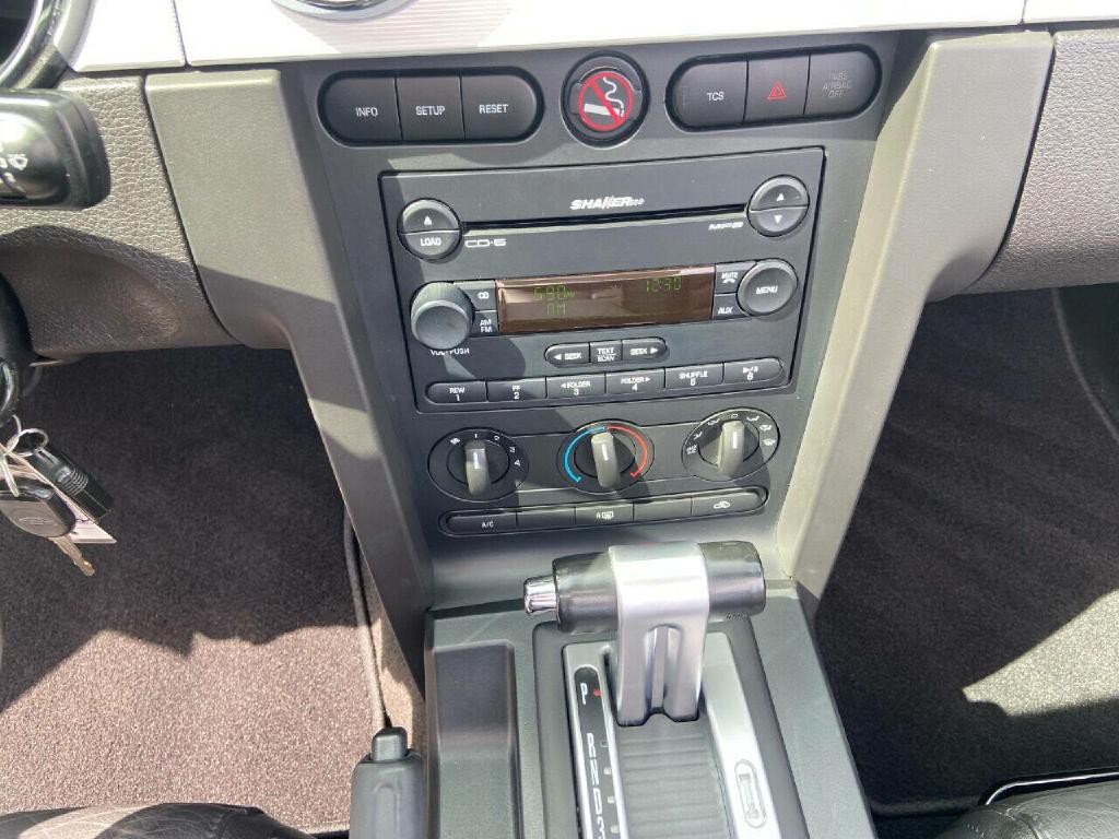 2007 Ford Mustang Image 42