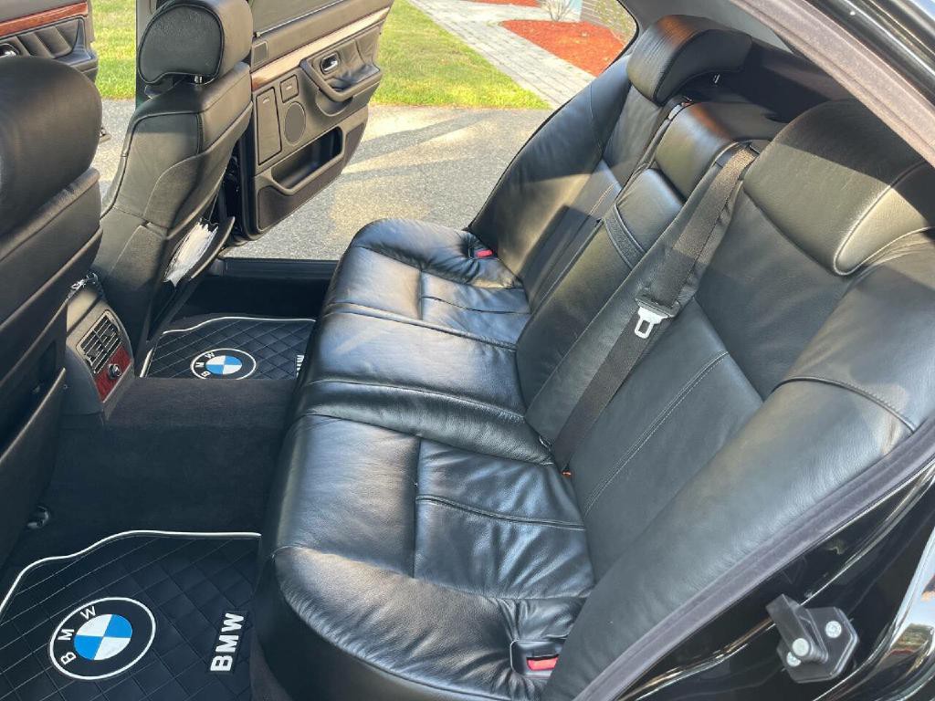 2001 BMW 7 Series Image 39