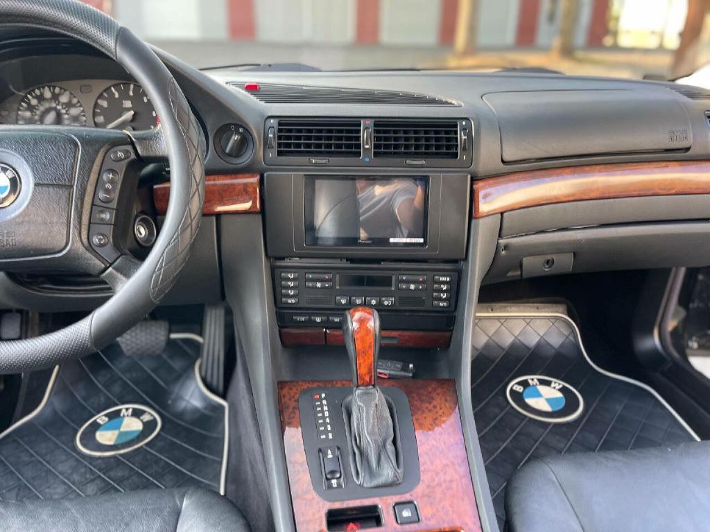 2001 BMW 7 Series Image 43