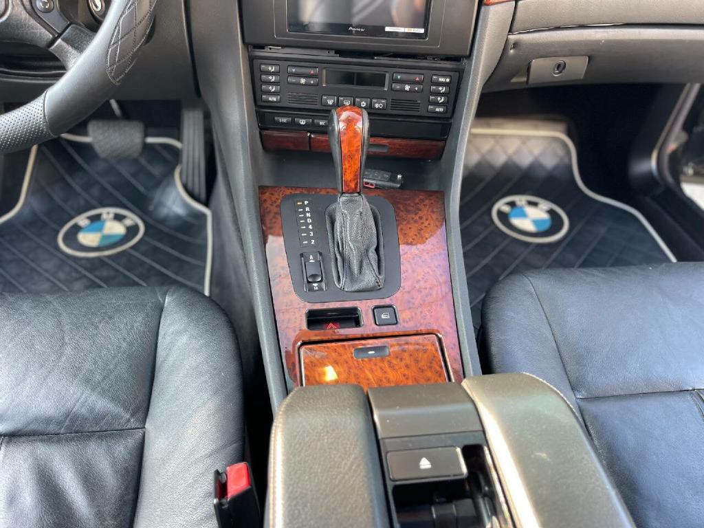 2001 BMW 7 Series Image 44