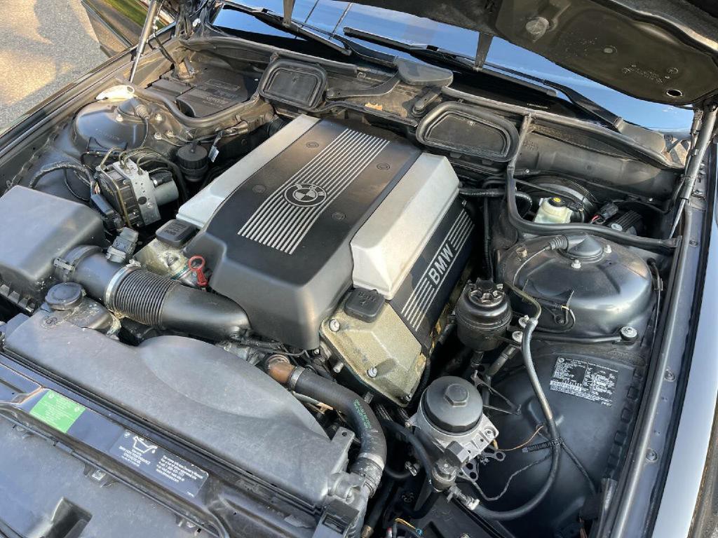 2001 BMW 7 Series Image 53