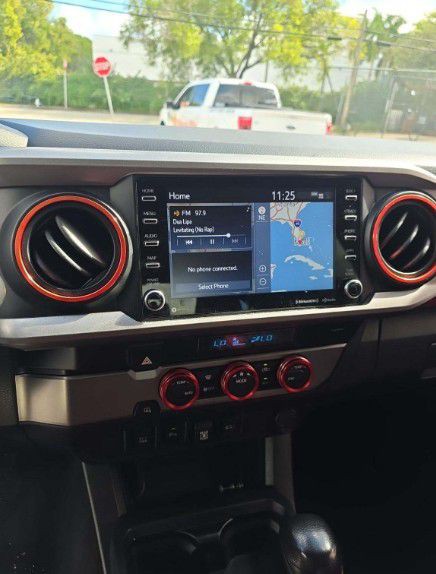 2021 Toyota Tacoma Image 6