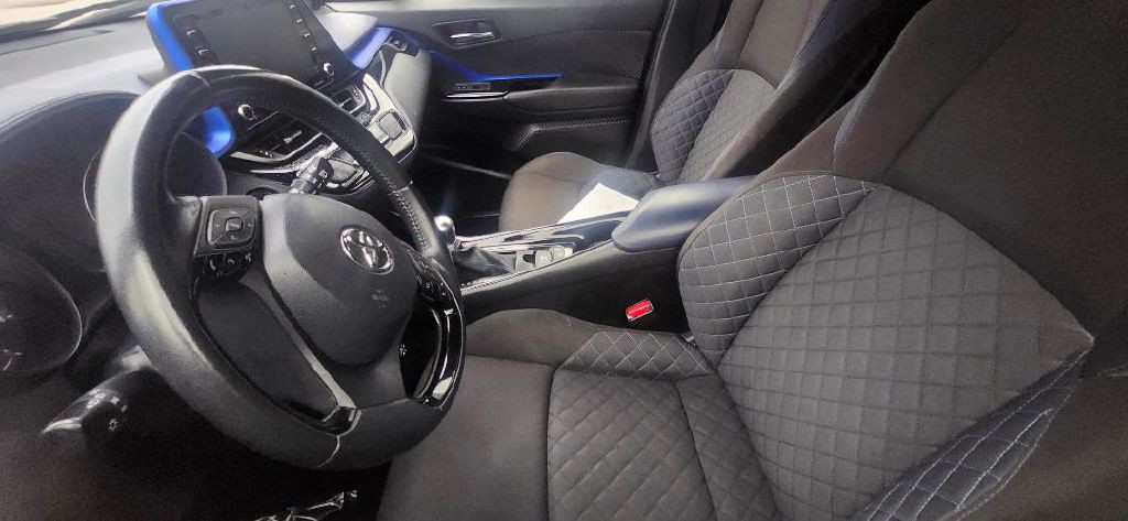 2021 Toyota C-HR Image 3