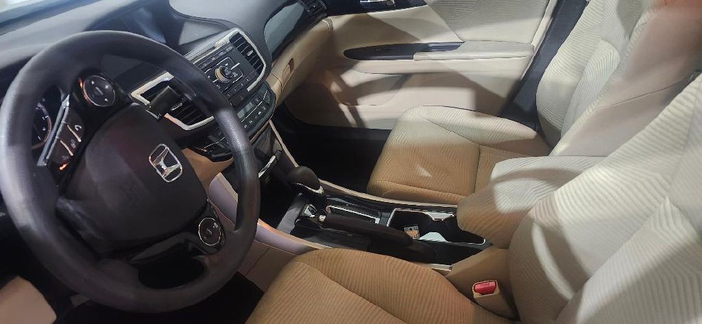 2017 Honda Accord Image 4