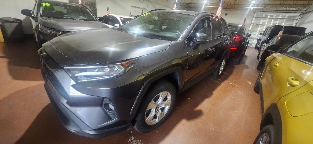 2021 Toyota Rav4 Image 2