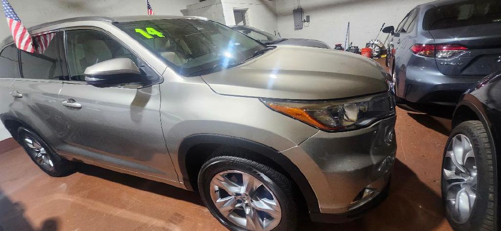 2014 Toyota Highlander Image 3
