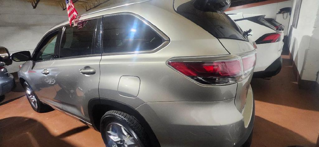 2014 Toyota Highlander Image 4