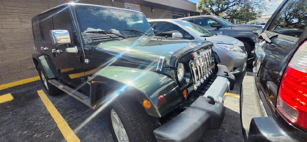 2010 Jeep Wrangler Unlimited Image 2