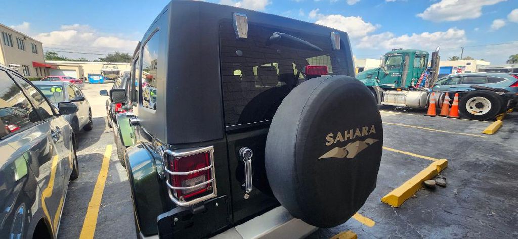 2010 Jeep Wrangler Unlimited Image 3