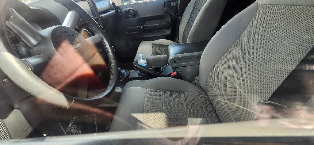 2010 Jeep Wrangler Unlimited Image 5