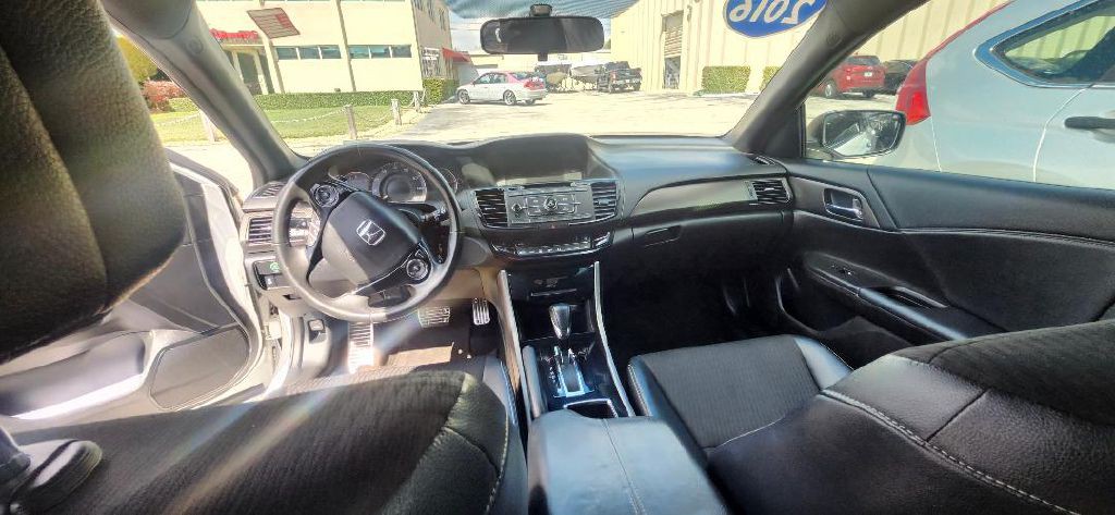 2016 Honda Accord Image 3