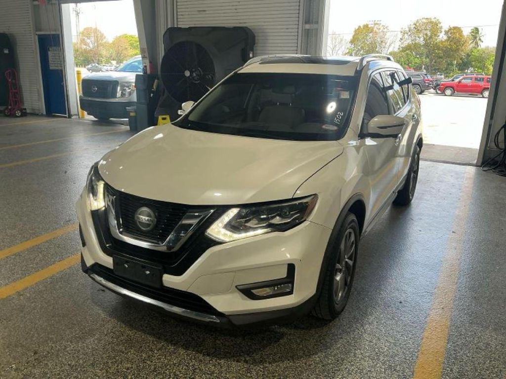 2018 Nissan Rogue Image 1