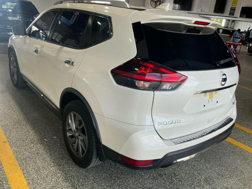 2018 Nissan Rogue Image 3