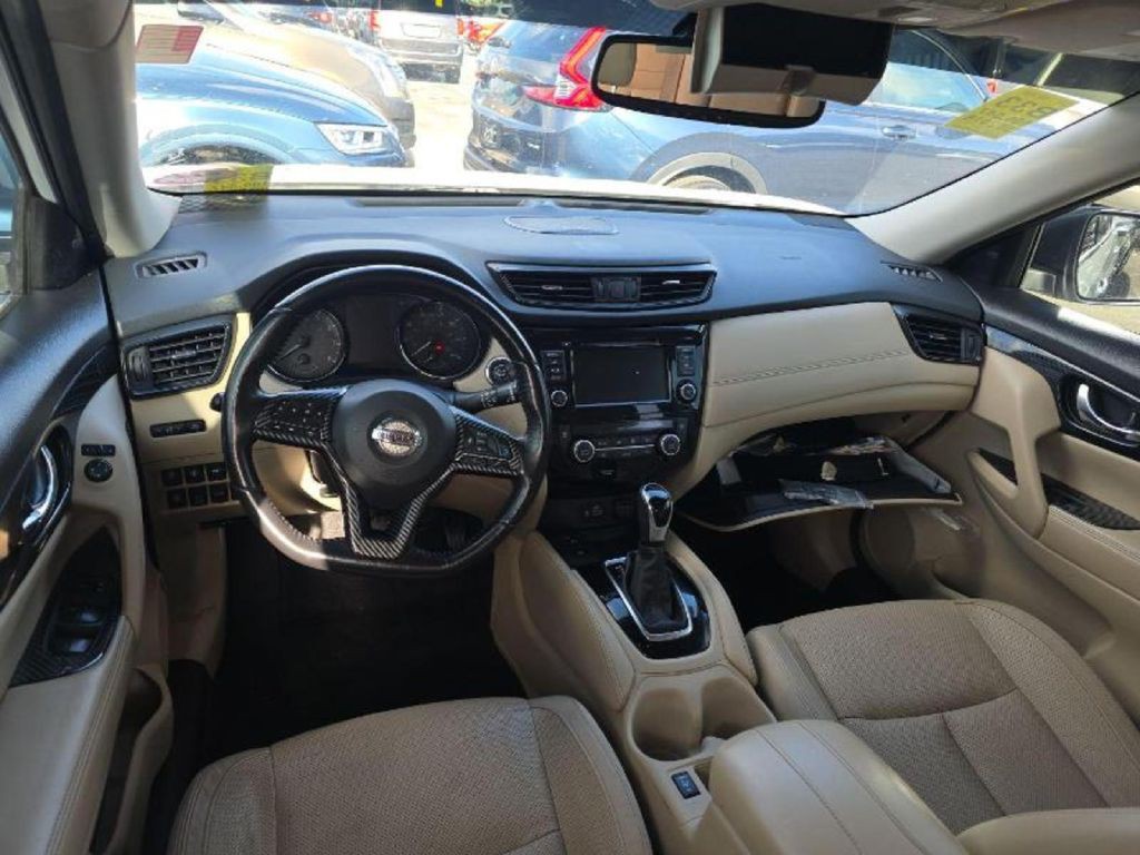 2018 Nissan Rogue Image 6