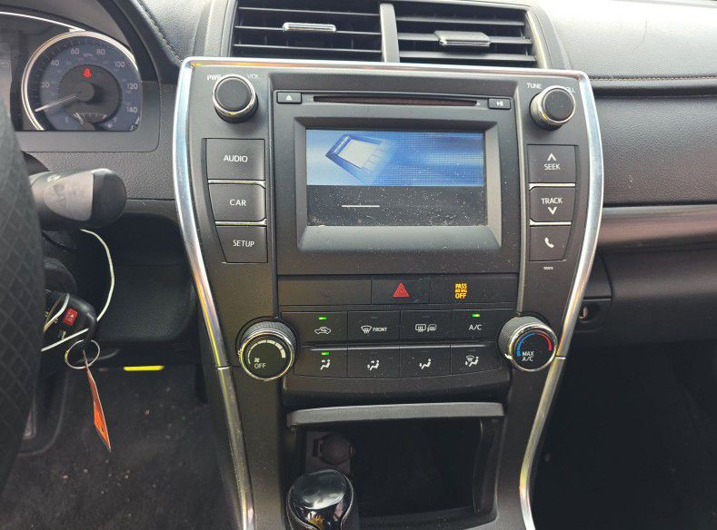 2016 Toyota Camry Image 5