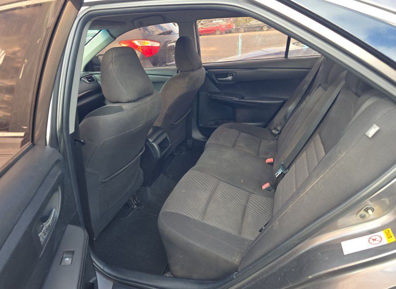 2016 Toyota Camry Image 6