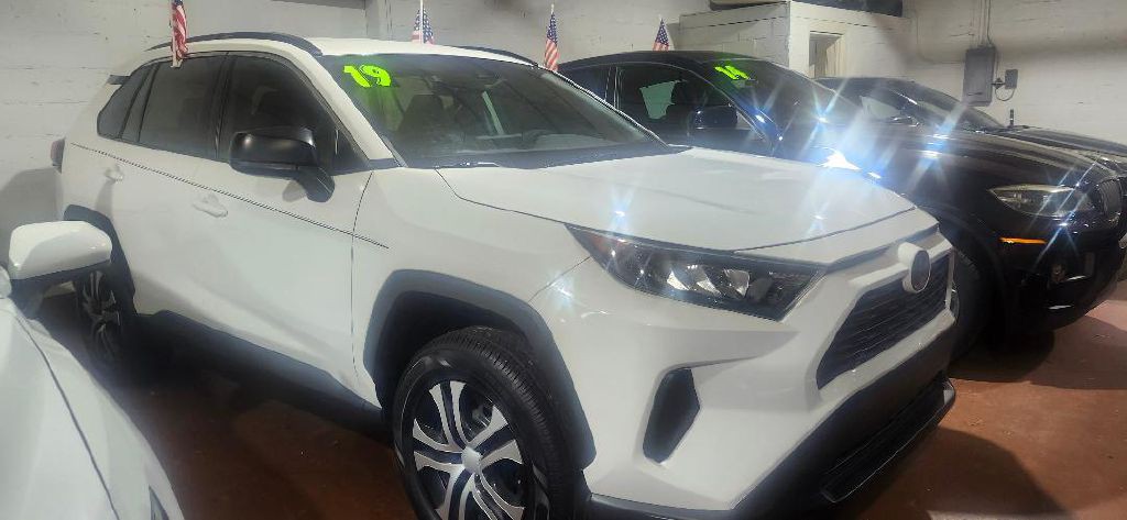 2019 Toyota Rav4 Image 1
