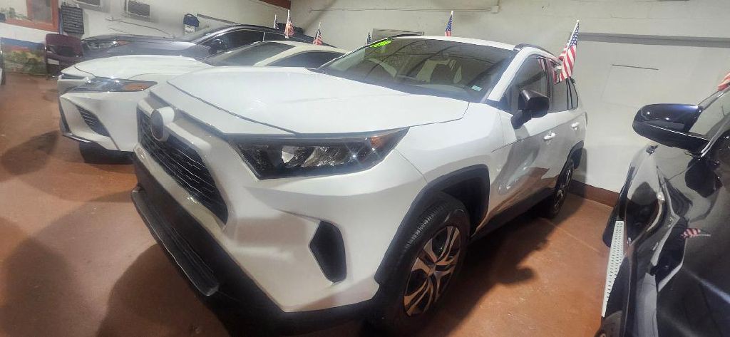 2019 Toyota Rav4 Image 2