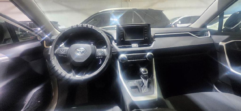 2019 Toyota Rav4 Image 3