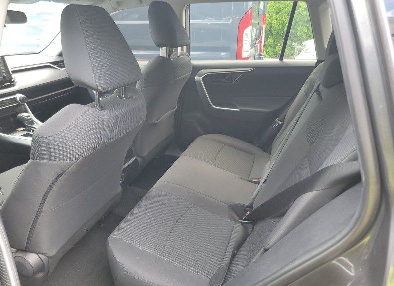 2019 Toyota Rav4 Image 4