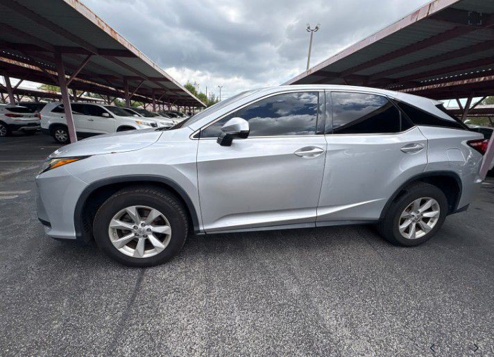 2017 Lexus RX Image 2