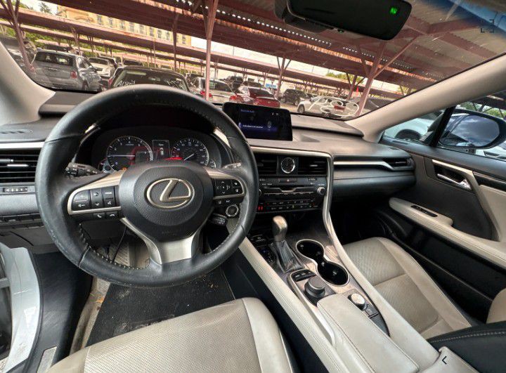2017 Lexus RX Image 4