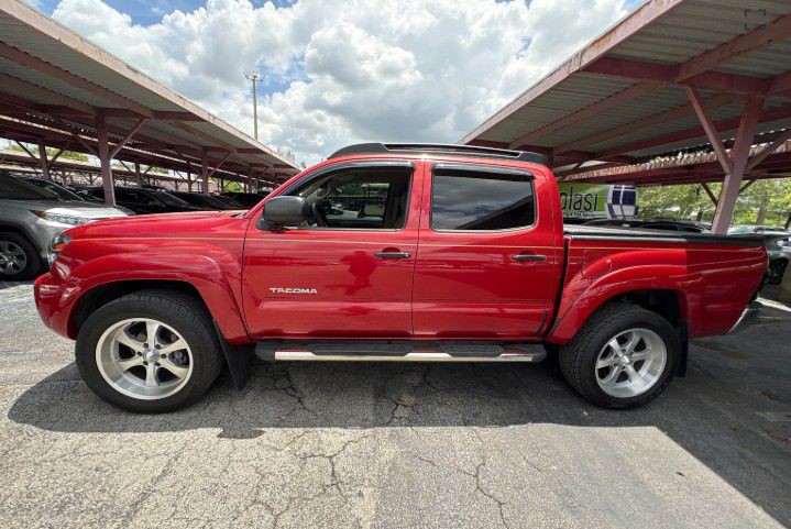 2011 Toyota Tacoma Image 2
