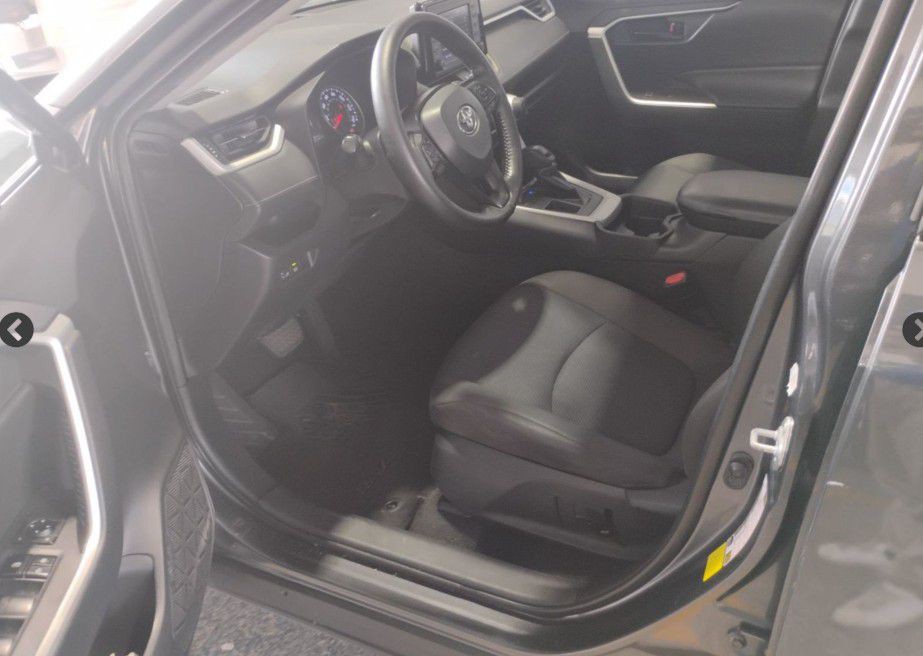 2021 Toyota Rav4 Image 3