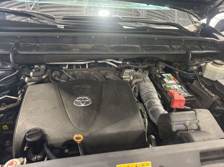 2021 Toyota Highlander Image 3
