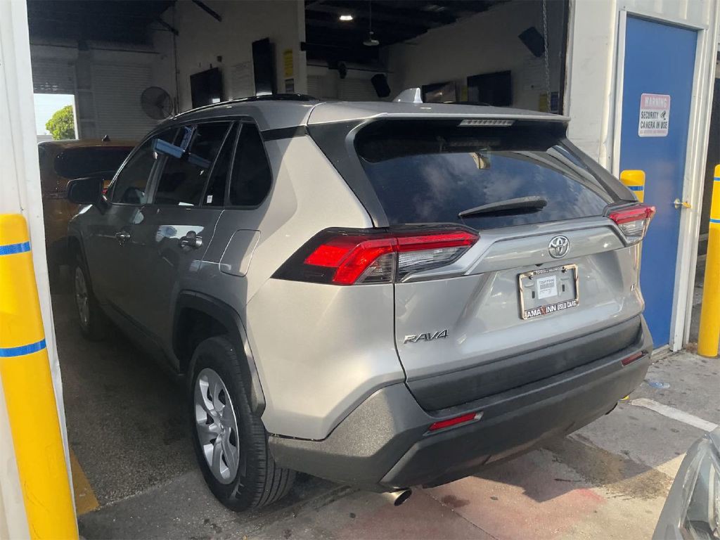 2020 Toyota Rav4 Image 2