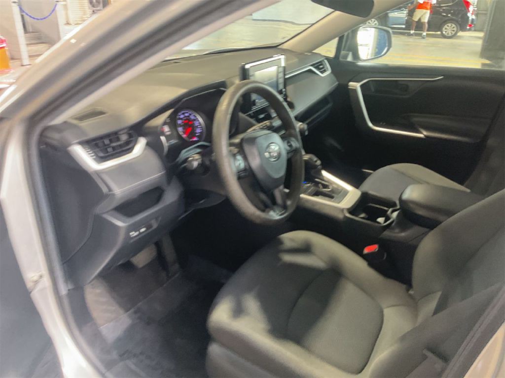 2020 Toyota Rav4 Image 3