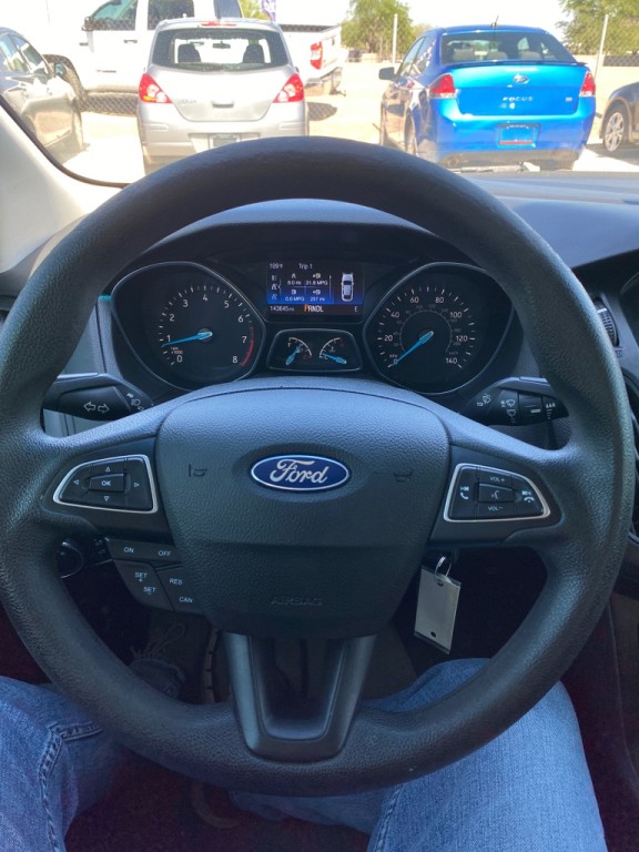 2015 Ford Focus Image 9