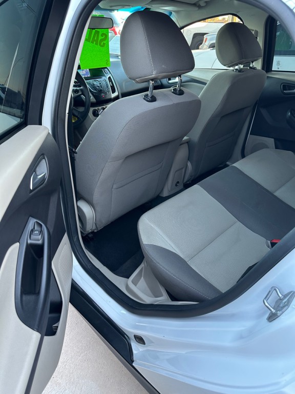 2014 Ford Focus Image 8