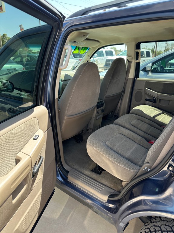 2002 Ford Explorer Image 8