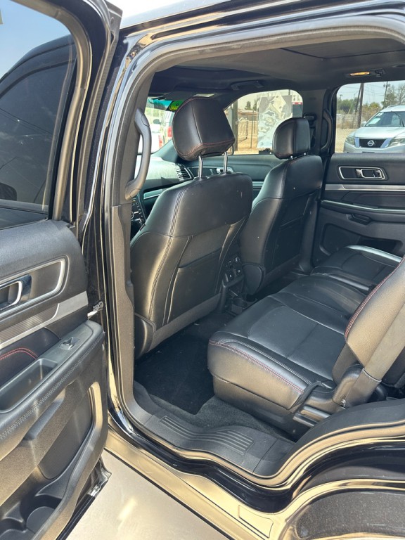 2016 Ford Explorer Image 8
