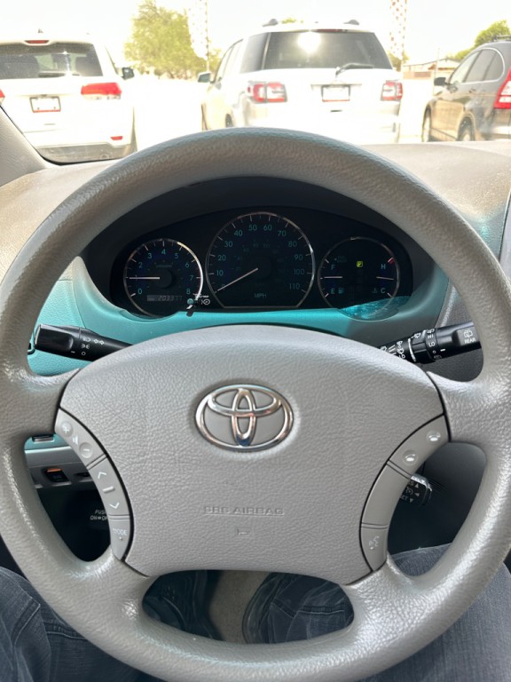 2010 Toyota Sienna Image 13