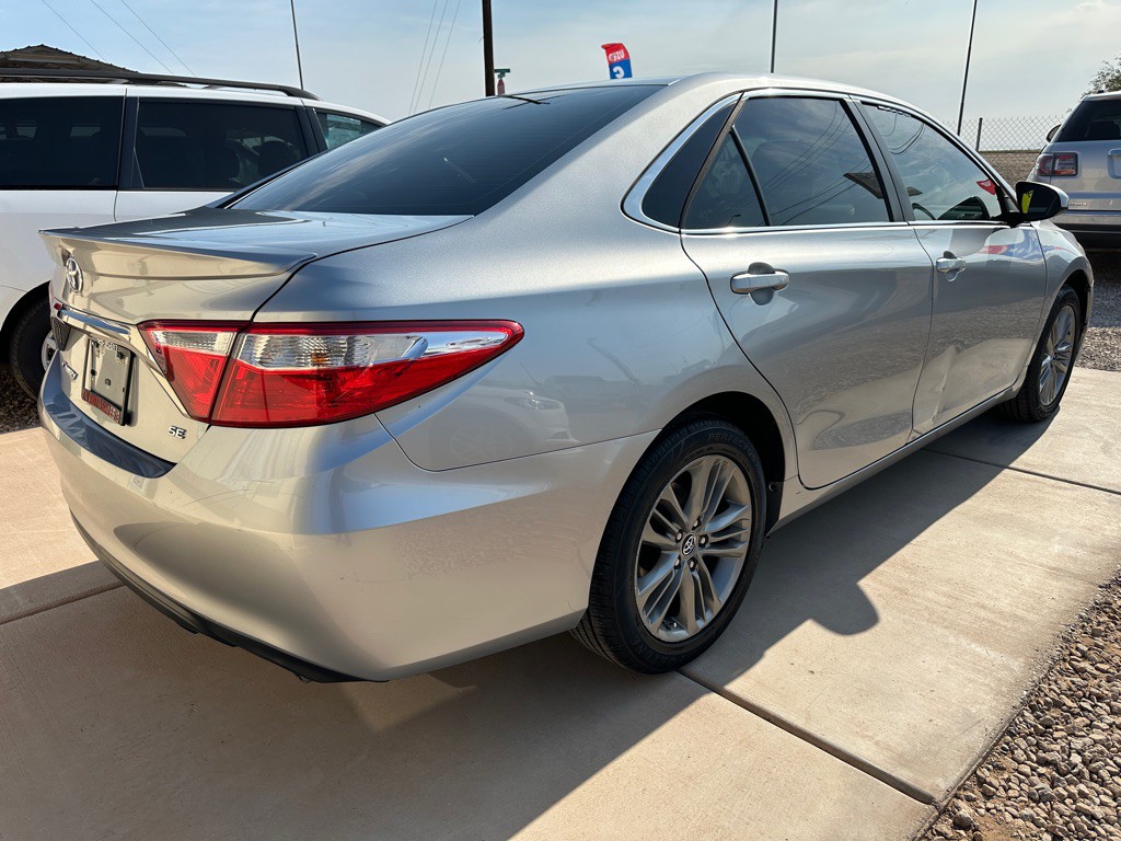 2017 Toyota Camry Image 4