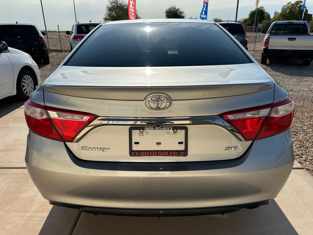 2017 Toyota Camry Image 5