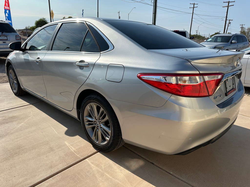 2017 Toyota Camry Image 6