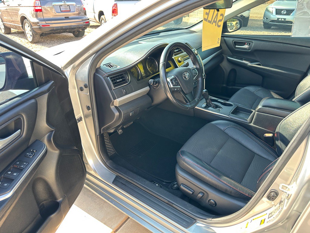2017 Toyota Camry Image 7
