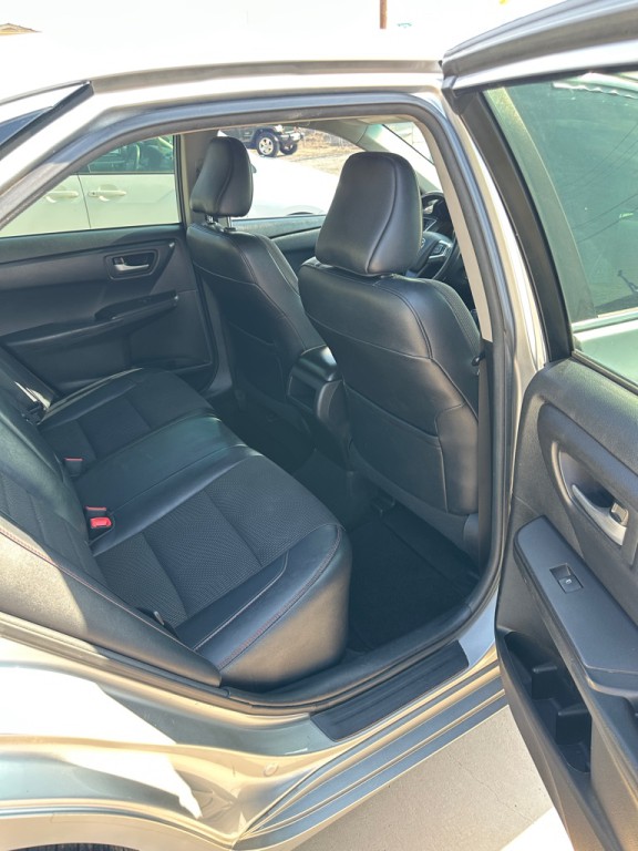 2017 Toyota Camry Image 9