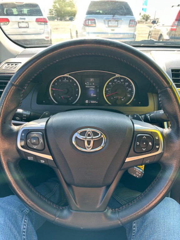2017 Toyota Camry Image 12