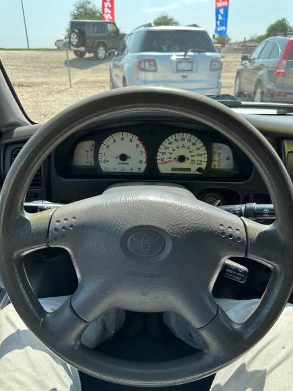 2003 Toyota Tacoma Image 12