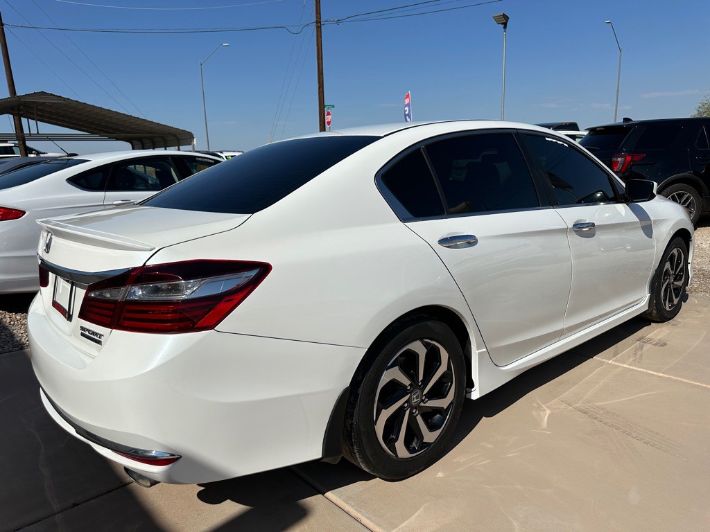 2017 Honda Accord Image 4